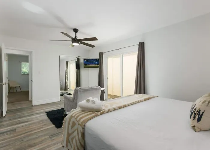 Holiday home Sunkiss - Pool, & Mini Golf - Mins To Old Town *
