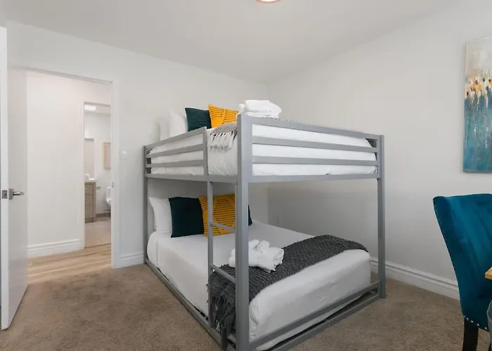 Holiday home Sunkiss - Pool, & Mini Golf - Mins To Old Town *