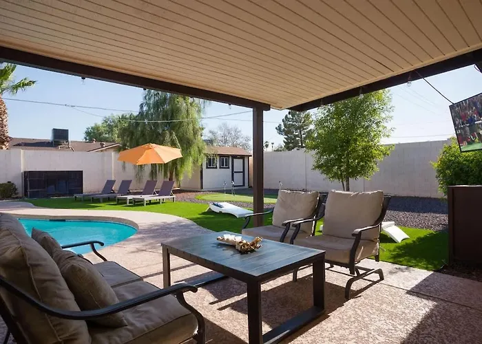Sunkiss - Pool, & Mini Golf - Mins To Old Town Holiday home Scottsdale