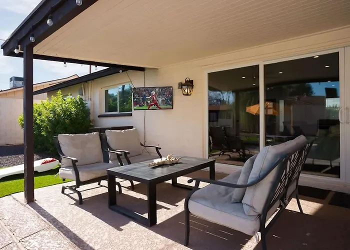 Sunkiss - Pool, & Mini Golf - Mins To Old Town Holiday home Scottsdale