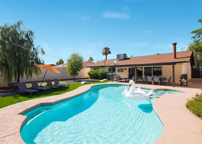 Sunkiss - Pool, & Mini Golf - Mins To Old Town Holiday home *