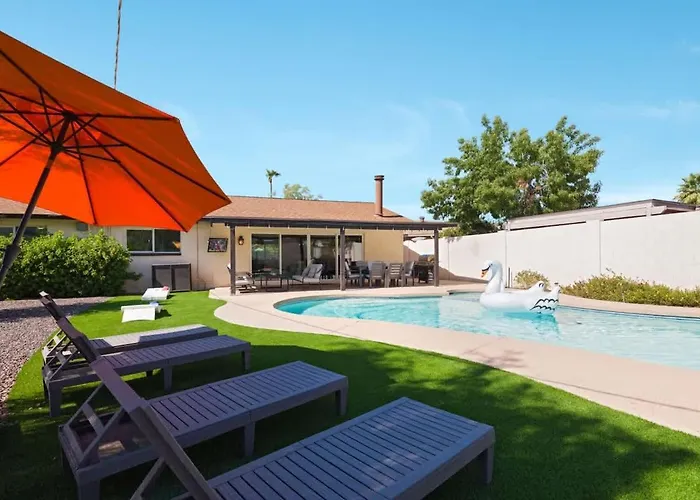 Sunkiss - Pool, & Mini Golf - Mins To Old Town Holiday home *